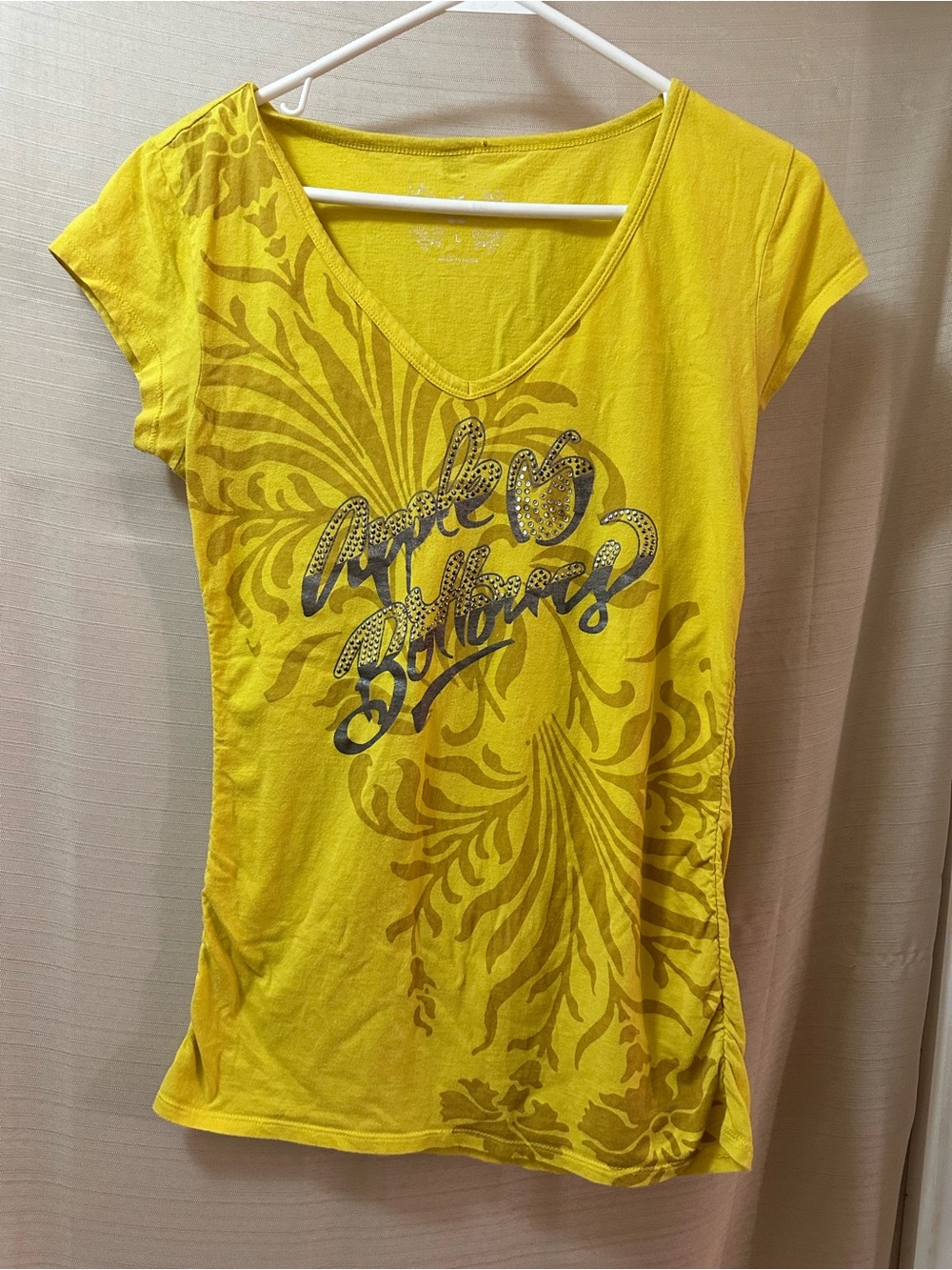 Vintage Y2K Apple Bottoms Rhinestone Graphic Ruched Tee Shirt Women’s Large